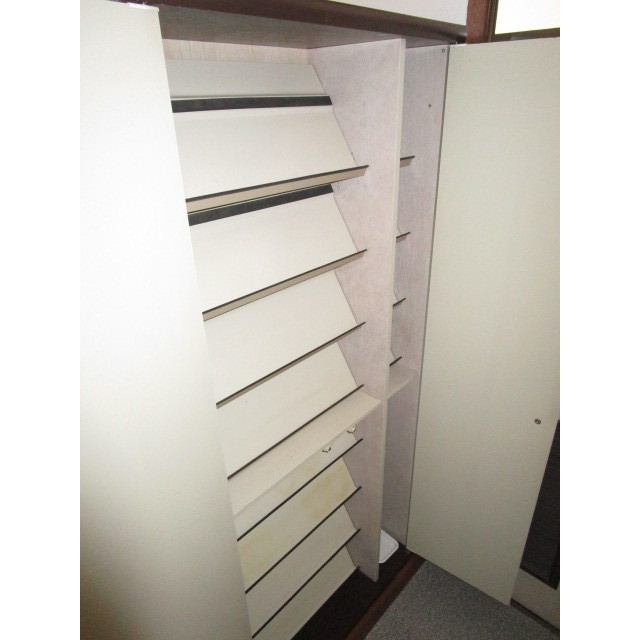 モアヒルズ　A棟 内観