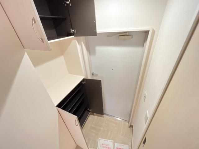 ウィズダム102号室 下駄箱