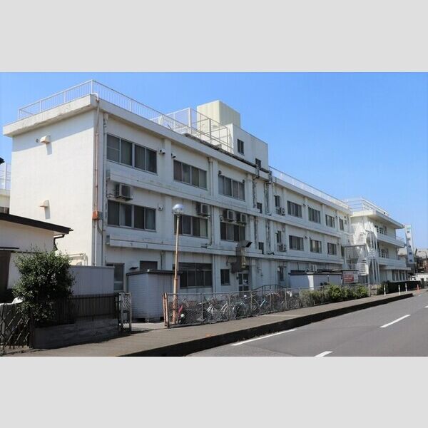 Dアヴァンス赤山301号室 明理会新越谷病院　658m