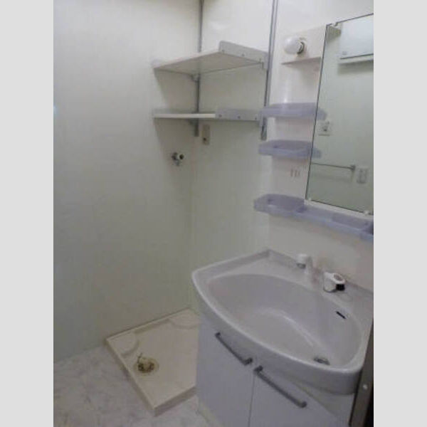 リビングタウン鍵山　A103号室 C103 洗面所