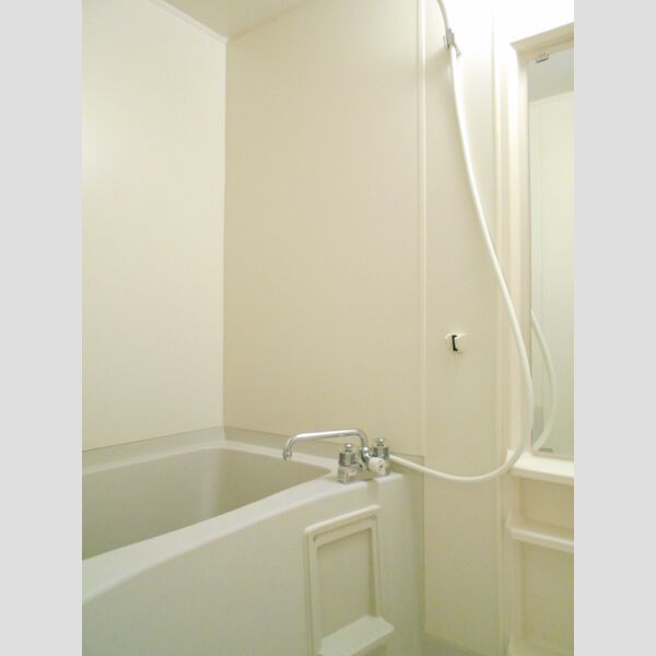 フローレスタ カーサ103号室 風呂