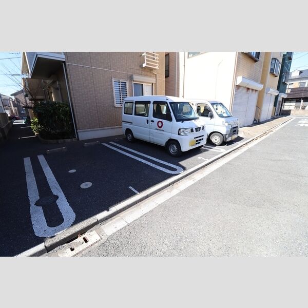 プランドール緑町 駐車場