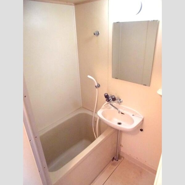 ガーデン関口 洗面台付きユニットバス