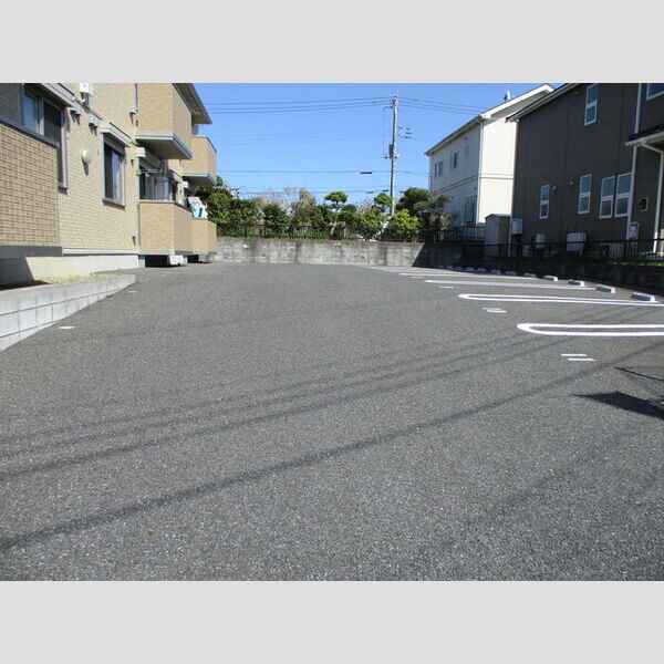 クレシア 駐車場