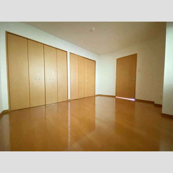 モニュメントスクウェア　参番館 参番館301号室　洋室