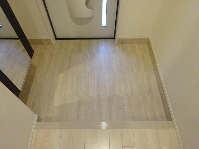 エルフェイム 玄関