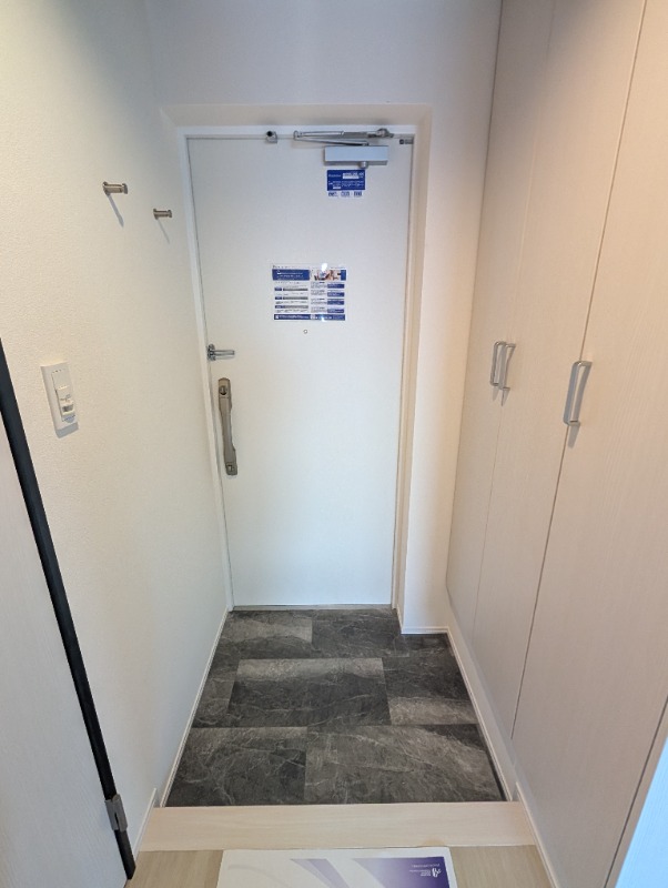 レジディア自由が丘 玄関