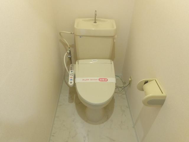 サンセヴィラージュ103号室 トイレ