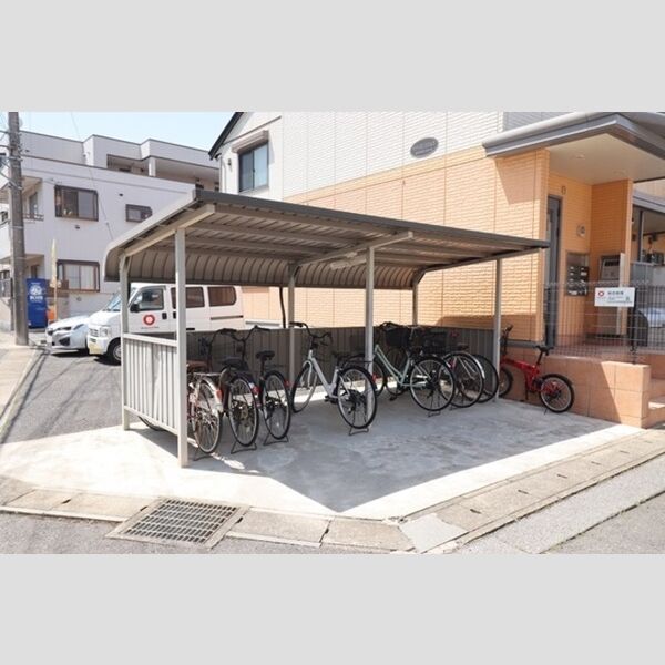 モナリエ　カワムラ 駐輪場