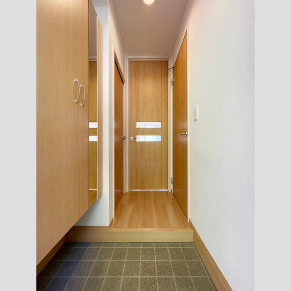 メゾン　カアル 玄関