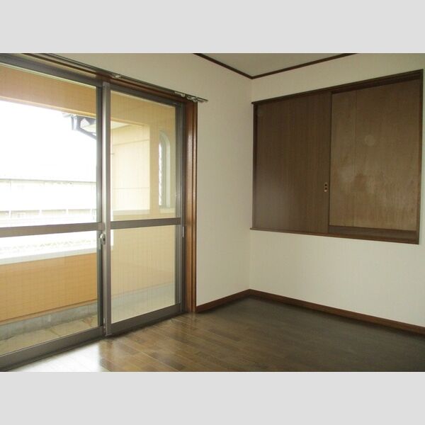 半田コーポA棟B棟A-2号室 2階洋室