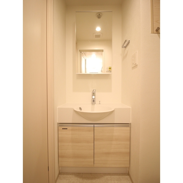 プレール・ドゥーク赤塚306号室 一面鏡洗面化粧台