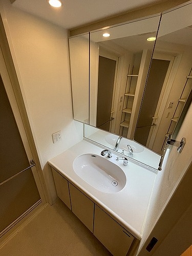志村レジデンス 洗面化粧台（内装後）