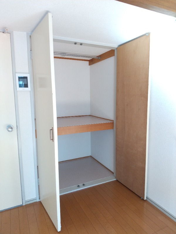 コーポラス稲垣D2階 収納
