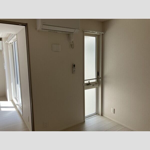 グリシーナ鵠沼石上202号室 居室