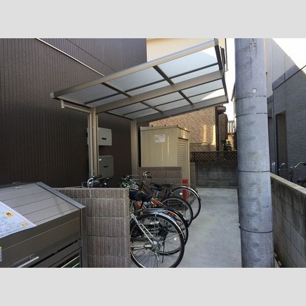 Villa Hermitage Court 駐輪場