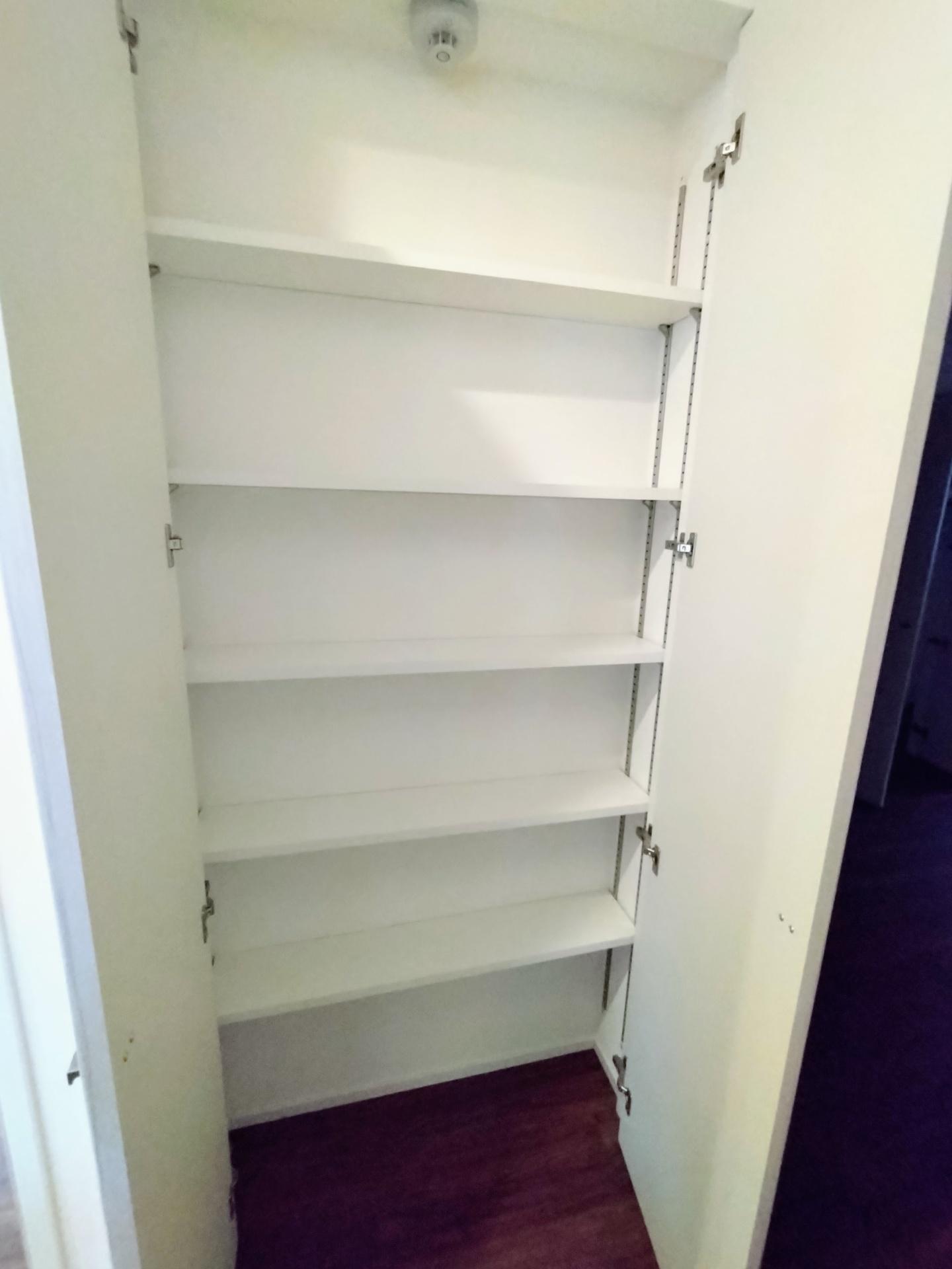 TIMELESS麻布十番701号室 キッチン近くの収納スペース