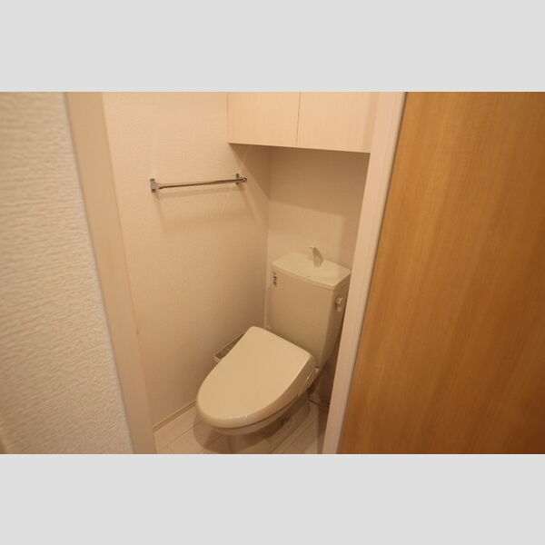 クレスト竹の塚 トイレは温水洗浄暖房便座♪