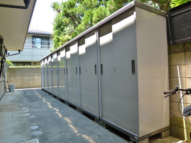 ルミエール吉祥寺0101号室 １部屋につき１つ利用できるトランクルーム。もちろん無料！