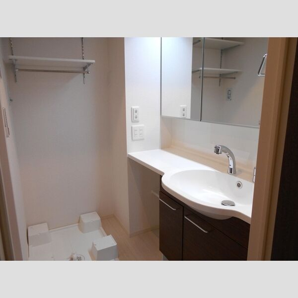 アヴニール301号室 洗髪洗面化粧台