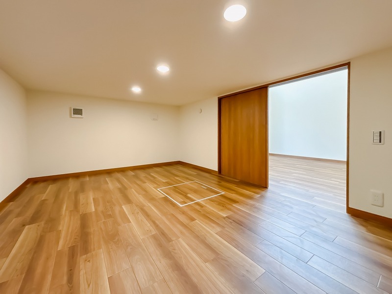 アイビスコートⅡ1階 蔵収納