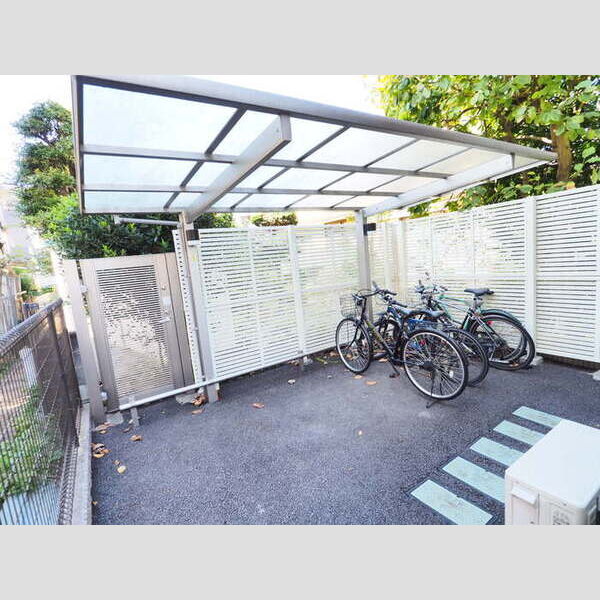 カシータ等々力緑地101号室 駐輪場