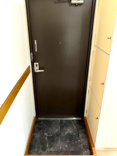 北町コーポ３号棟3階 玄関