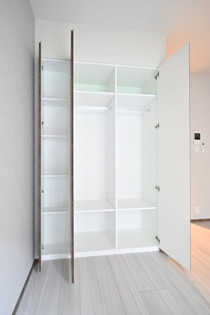 ＧＲＡＮＳＩＴＥ　ＮＡＫＡＭＥＧＵＲＯ2階 収納