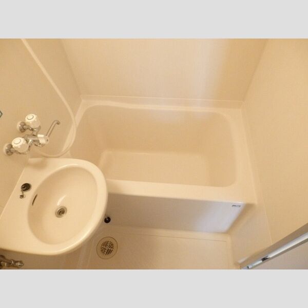 クローバーハイツ201号室 洗面