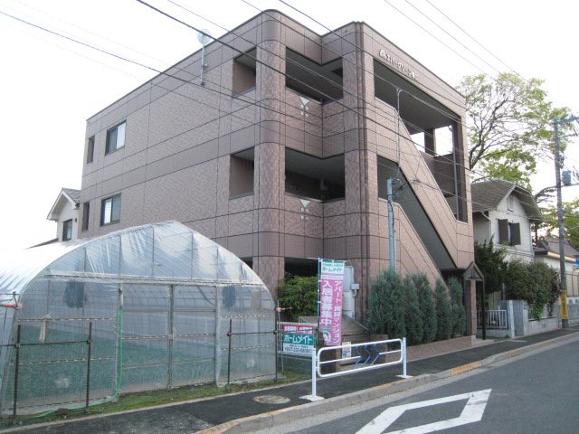 エバーグリーン春江 外観写真（昼）