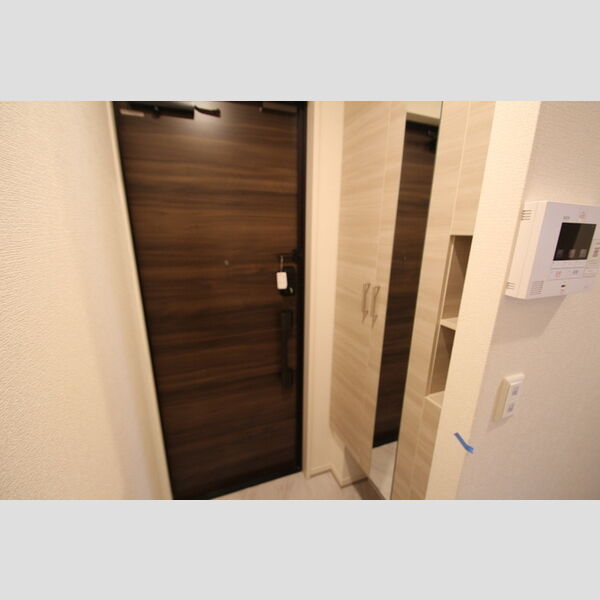 グラナーデ六町Ⅱ 玄関