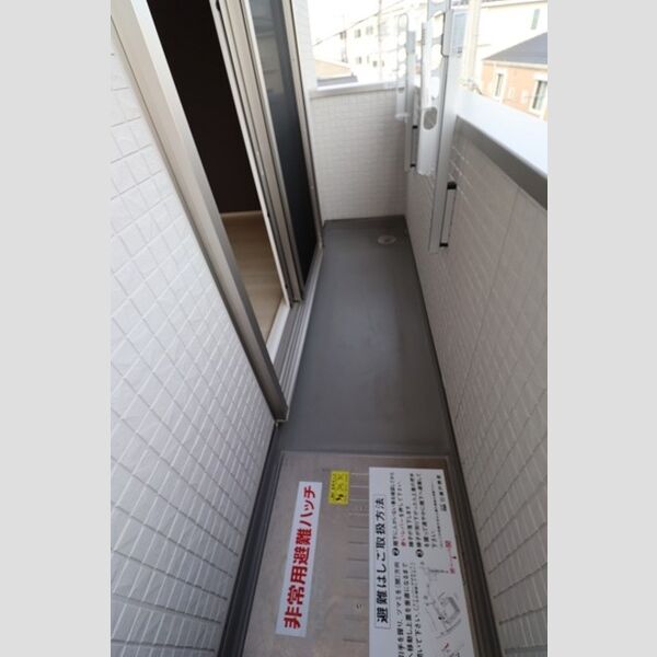 ルリアン江戸川301号室 バルコニー