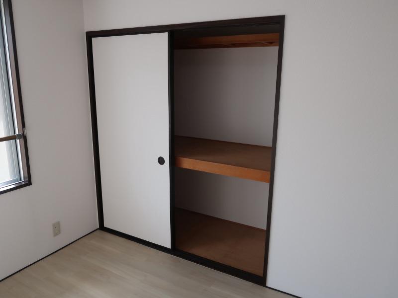 メゾンリバーサイド 収納