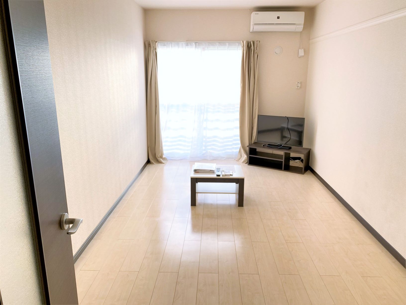 レオネクストラブバード102号室 寝室