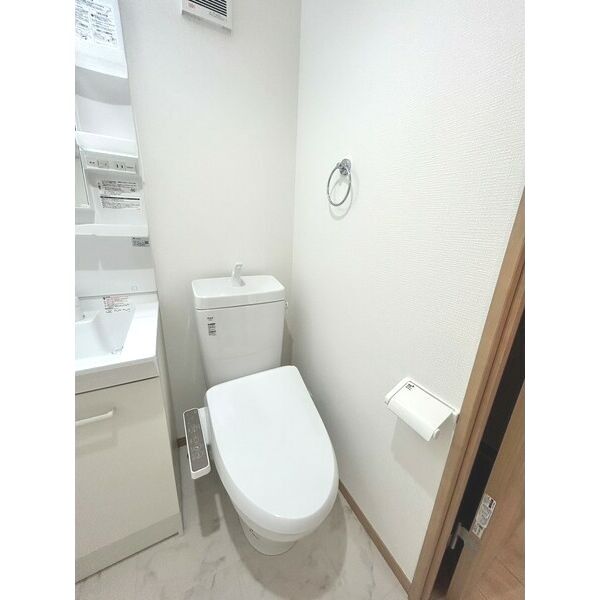 ノワール七里203号室 トイレ