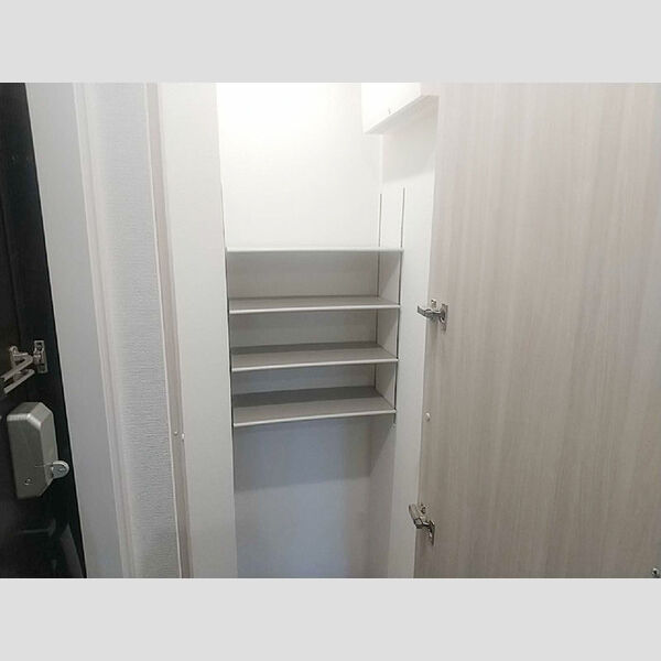 D-ROOM田町A 玄関