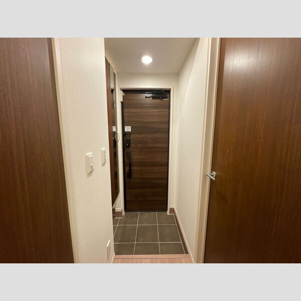 ルリアン綾瀬Ⅱ102号室 玄関