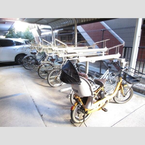 メゾン・ヴィクトワール 駐輪場