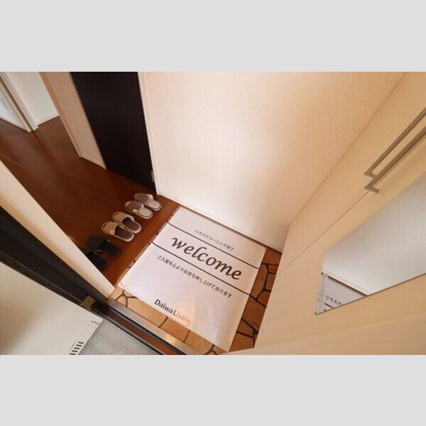 ラシュレメゾン・　A 玄関