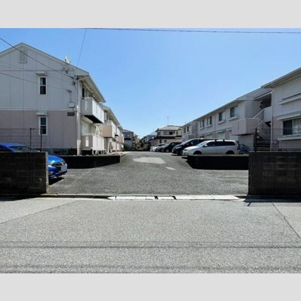 メゾンブランシュ　壱・弐番館弐102号室 建物入り口