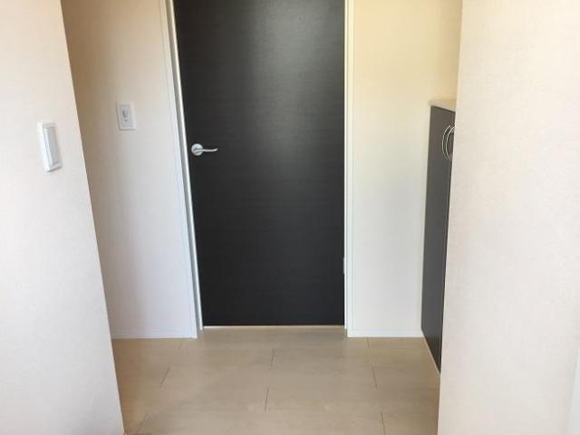 ワイズ　ヴィレッタ103号室 玄関（イメージ）