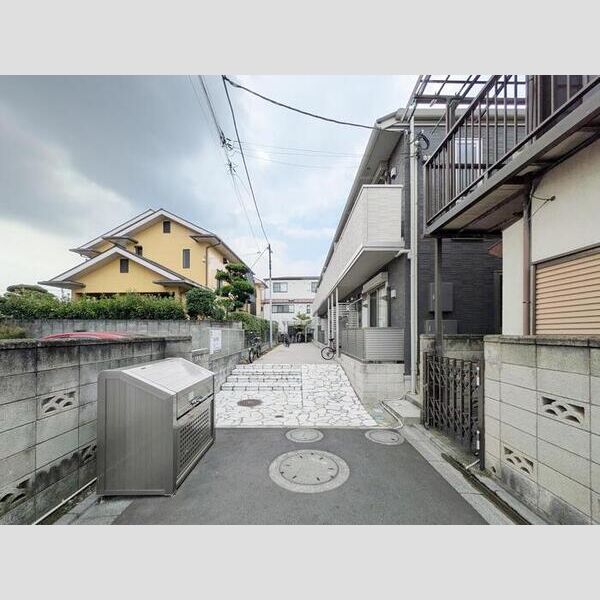 ミオ　カーム202号室 エントランス