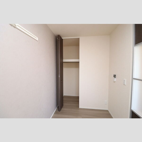 エスカレーズ303号室 クローゼット