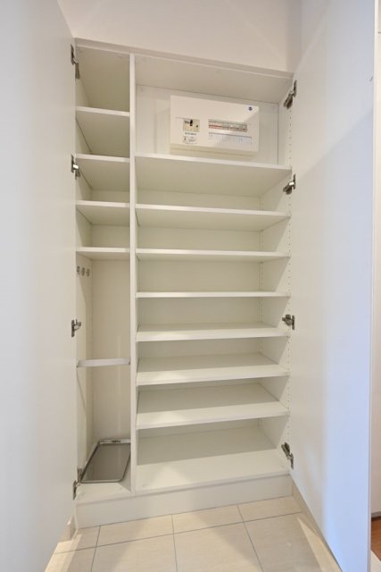 トレス両国3階 靴入