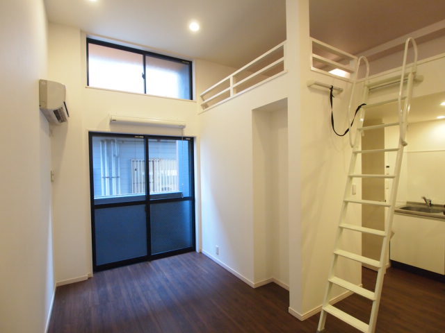 ｐａｚ　ｄｅｌ　ａｌｍａ　三山 ロフト付きデザイナーズ