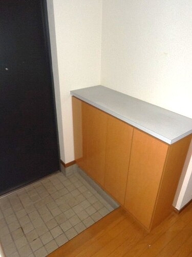 ハラダテラス 玄関・下駄箱　※2015年08月の写真