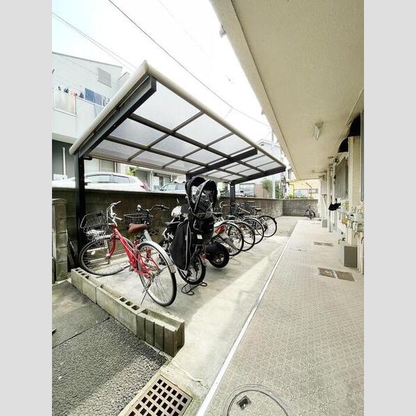 第2上原ハイツ101号室 駐輪場