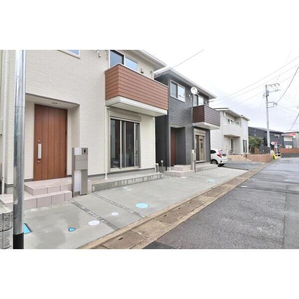 平塚市南原一丁目戸建 駐車場