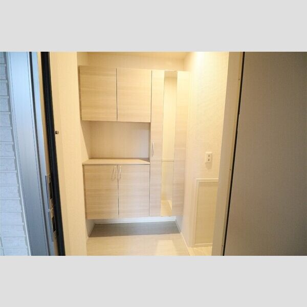 D-KISARIA　EⅠ203号室 玄関