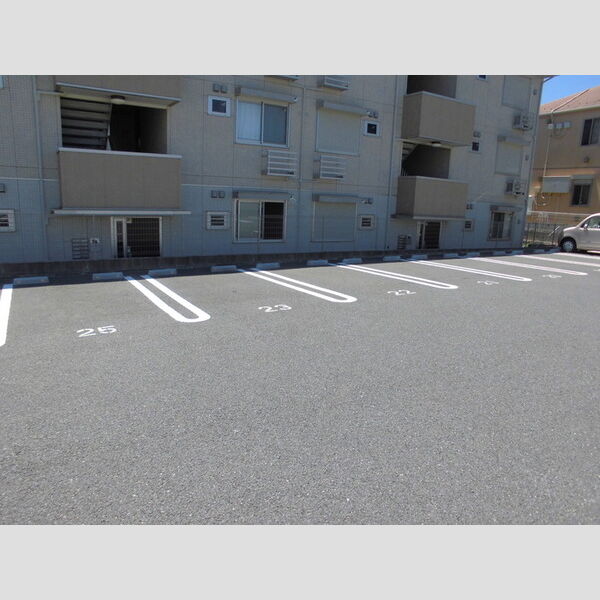 ベルハウスⅡ103号室 駐車場